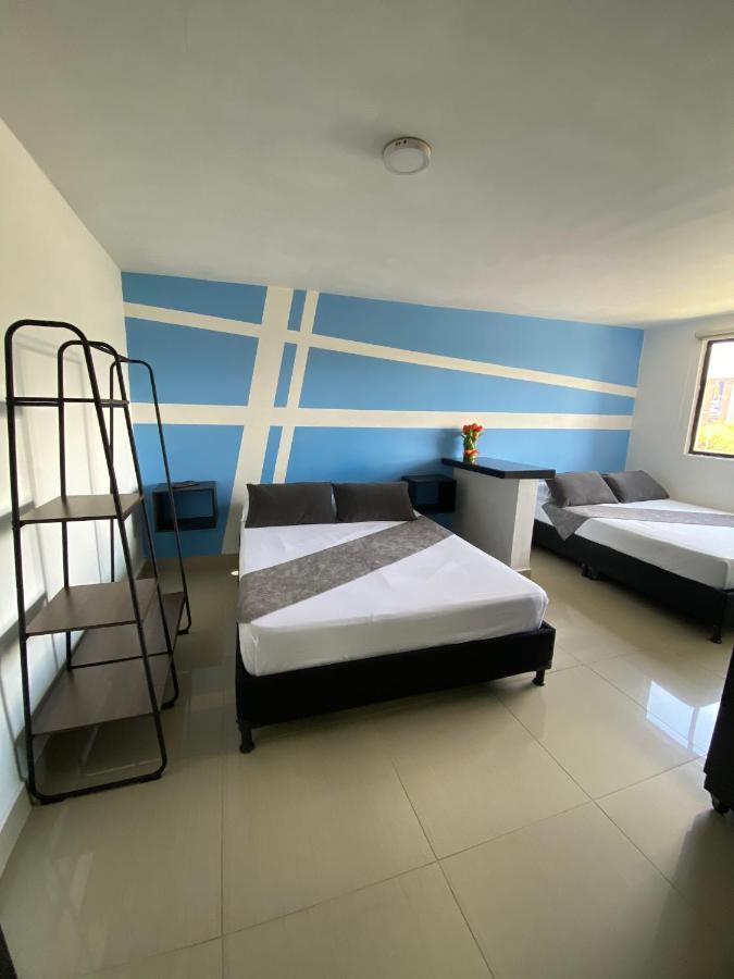 33 Hotel Bulerias 메딜린 외부 사진