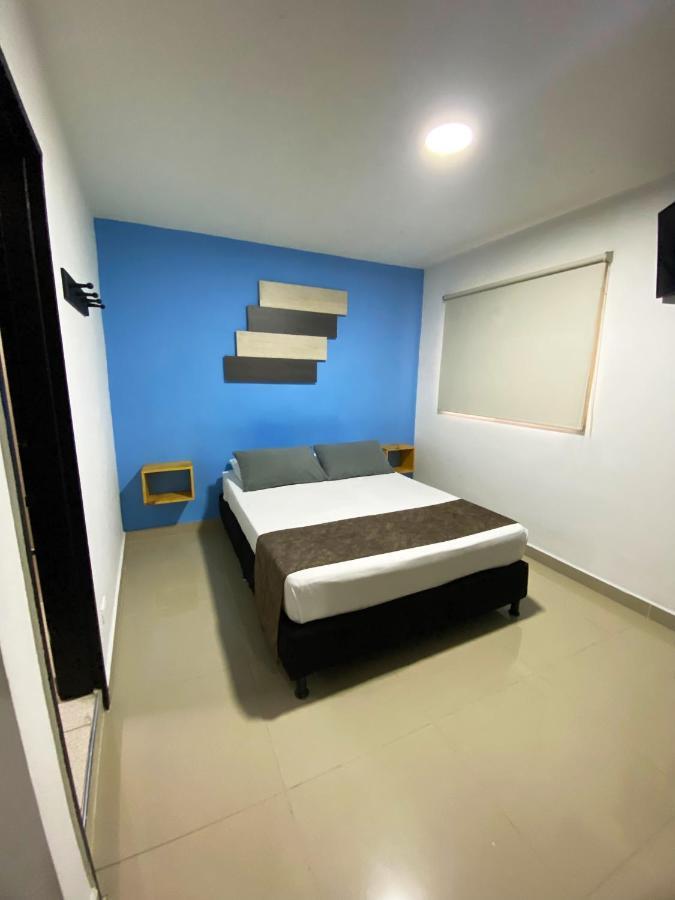 33 Hotel Bulerias 메딜린 외부 사진