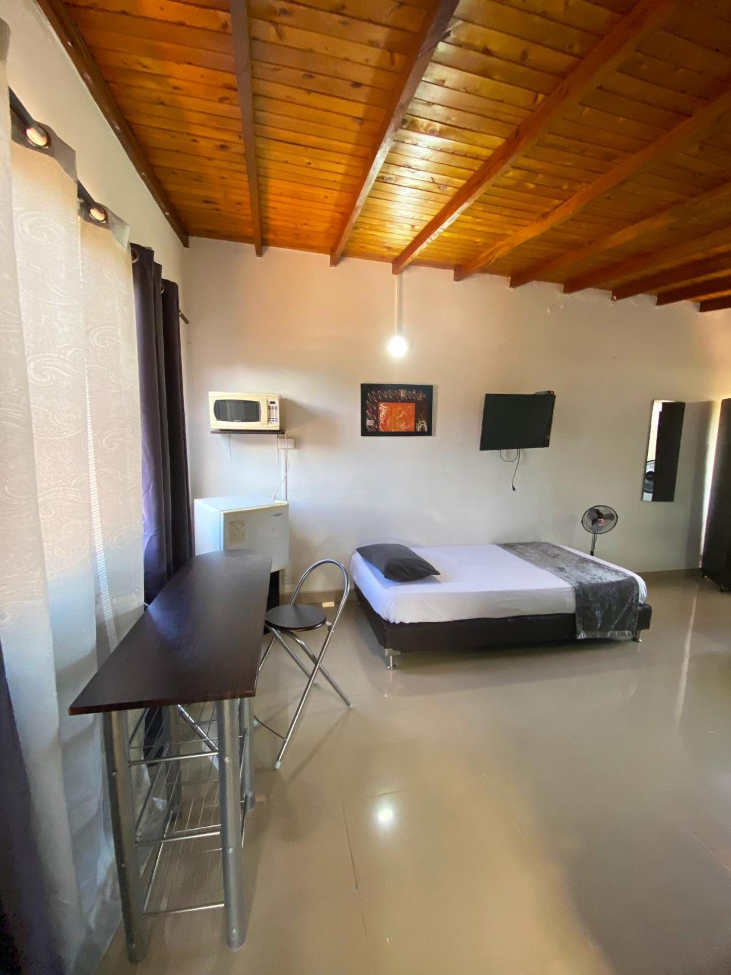 33 Hotel Bulerias 메딜린 외부 사진
