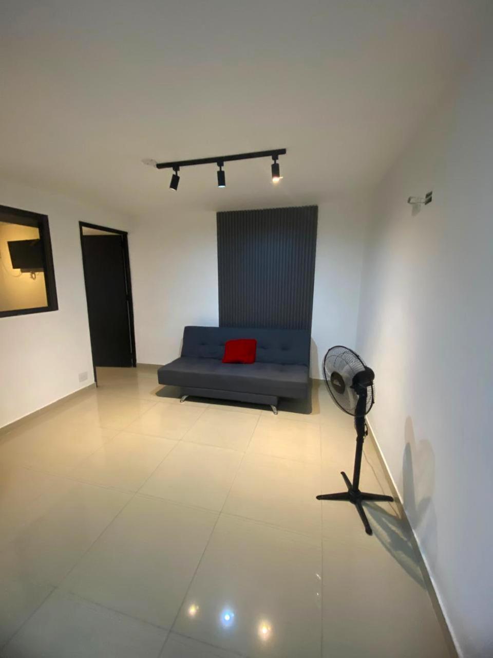 33 Hotel Bulerias 메딜린 외부 사진