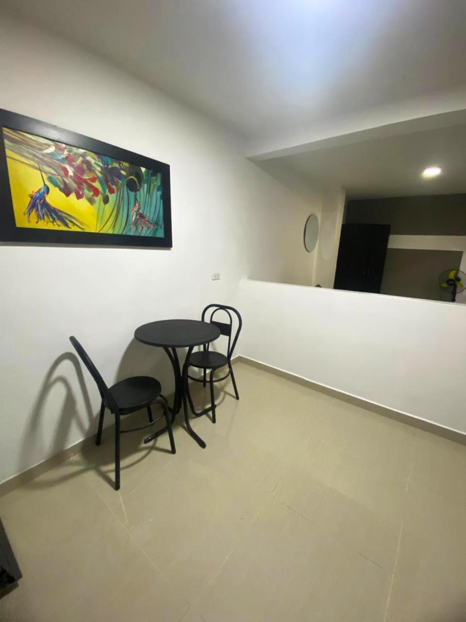 33 Hotel Bulerias 메딜린 외부 사진