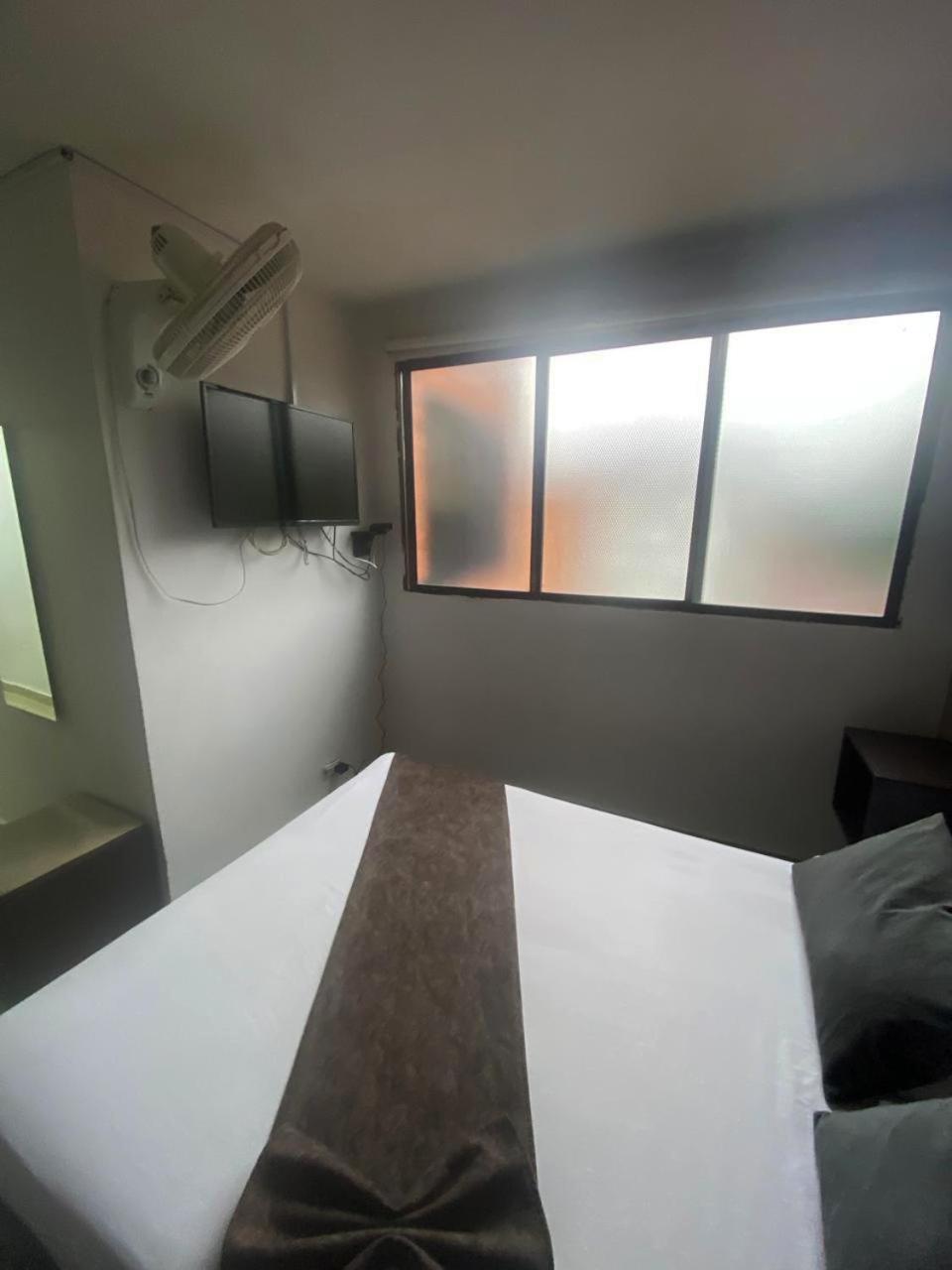 33 Hotel Bulerias 메딜린 외부 사진