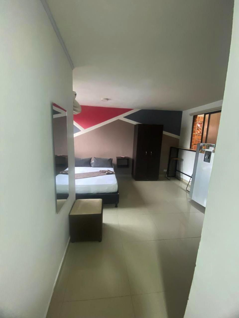 33 Hotel Bulerias 메딜린 외부 사진