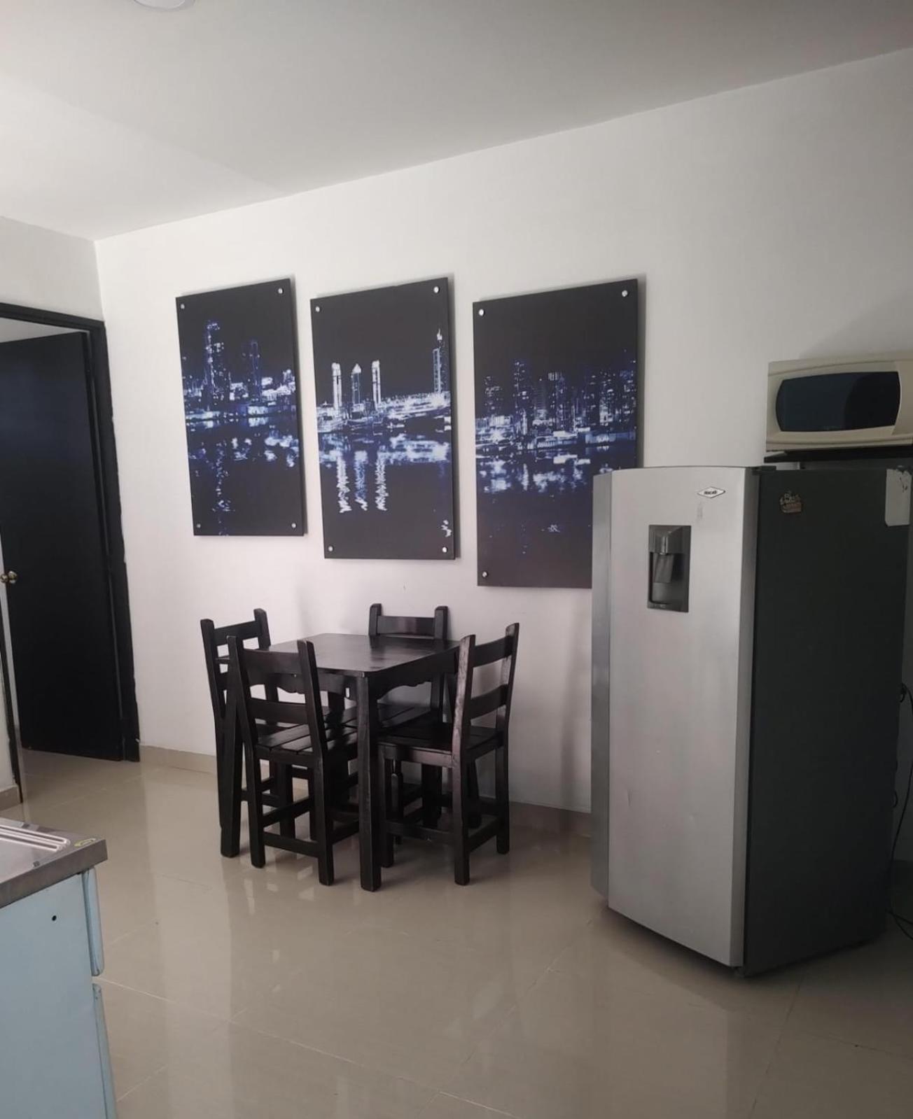 33 Hotel Bulerias 메딜린 외부 사진
